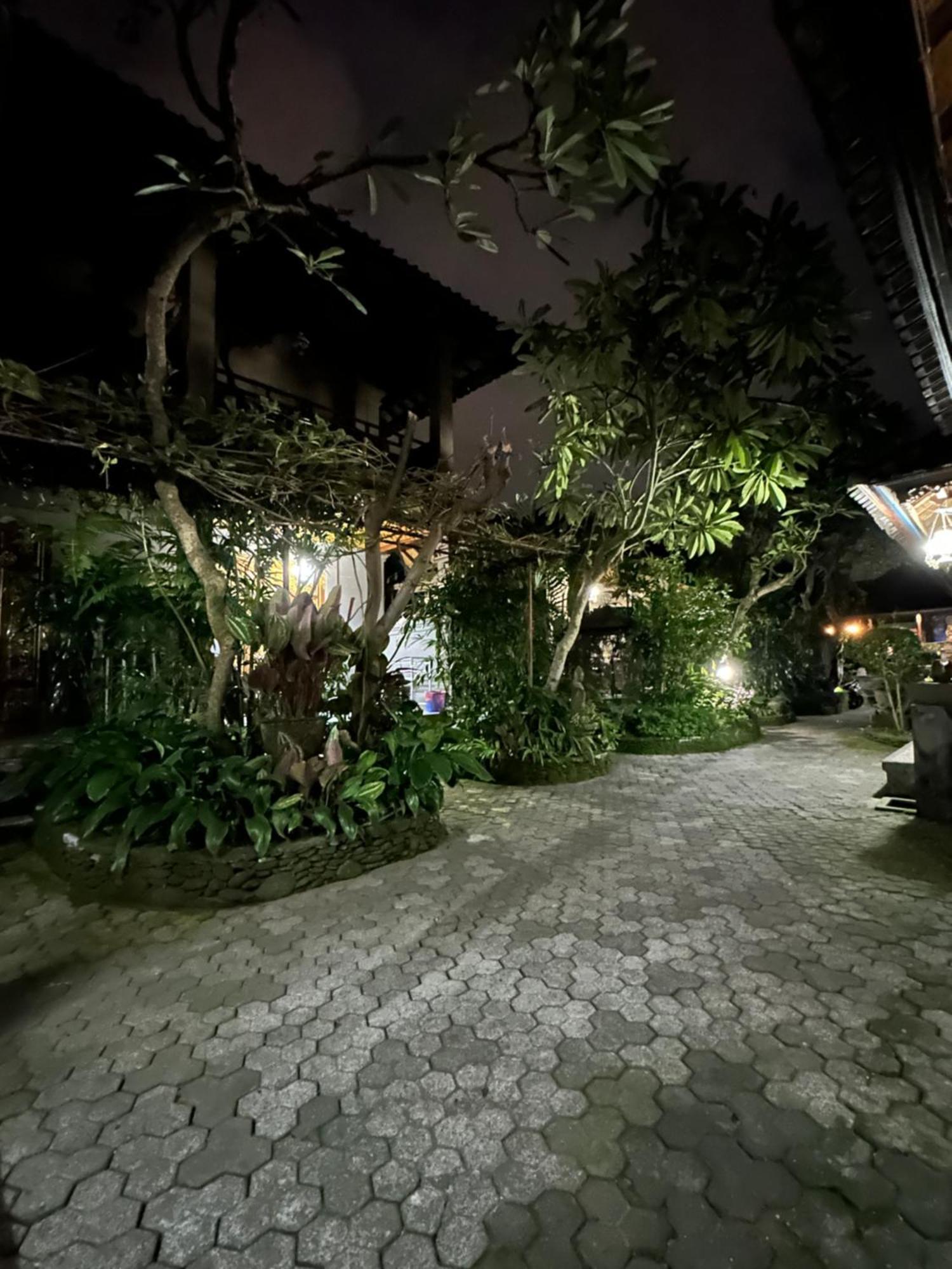 Nirvana Pension Ubud Exteriör bild