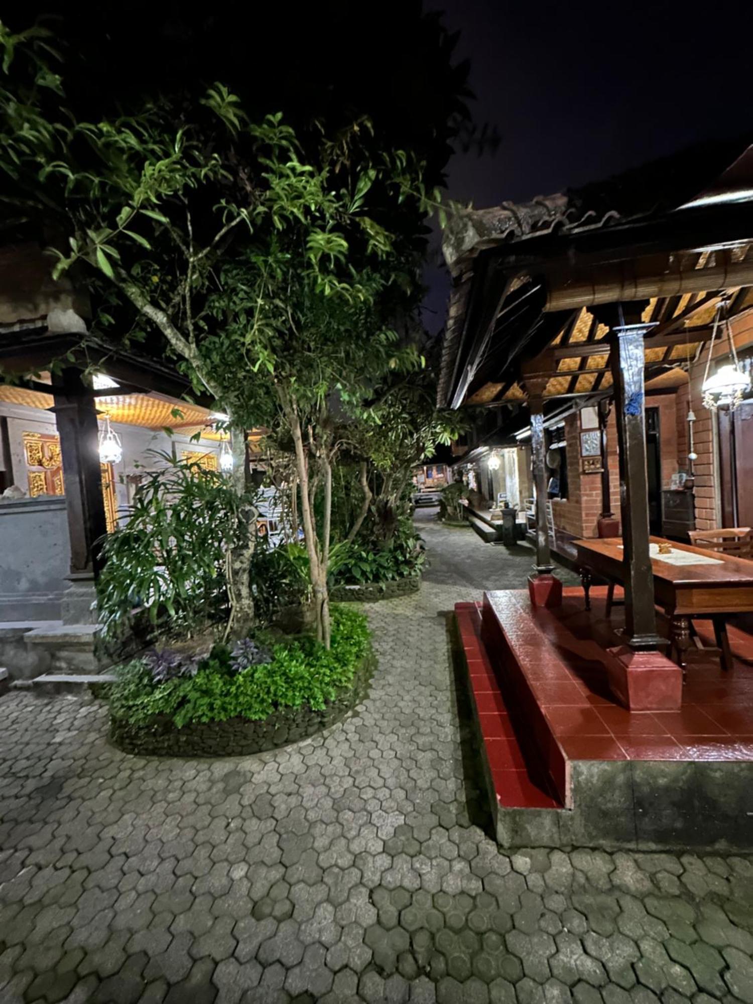 Nirvana Pension Ubud Exteriör bild