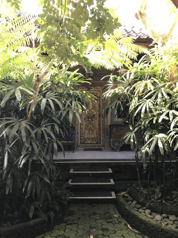 Nirvana Pension Ubud Exteriör bild
